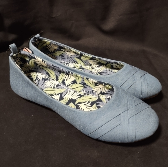 NWT - Cushioned comfort - Blue slip-ons - Size 9 - Picture 3 of 5